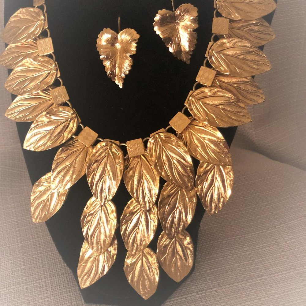 Gold Necklace With Earrings